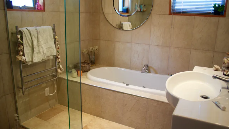 Bathroom renovations by 3G Griffiths Building
